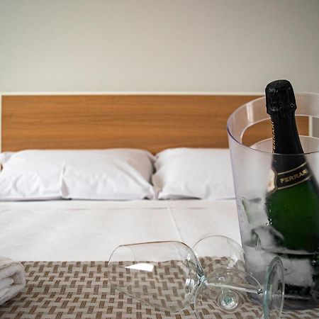 Ferrari Rooms & Apartments Porto Cesareo Ngoại thất bức ảnh