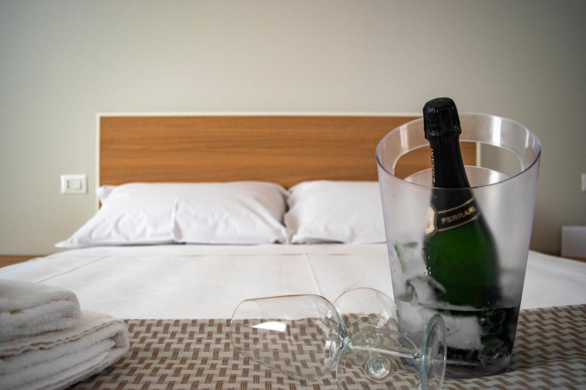 Ferrari Rooms & Apartments Porto Cesareo Ngoại thất bức ảnh